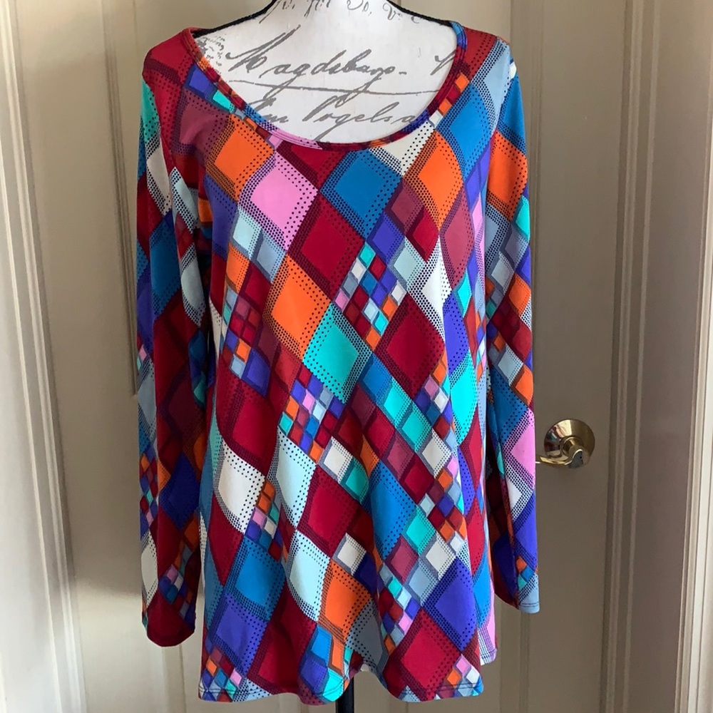 EUC LuLaRoe Lynnae Top